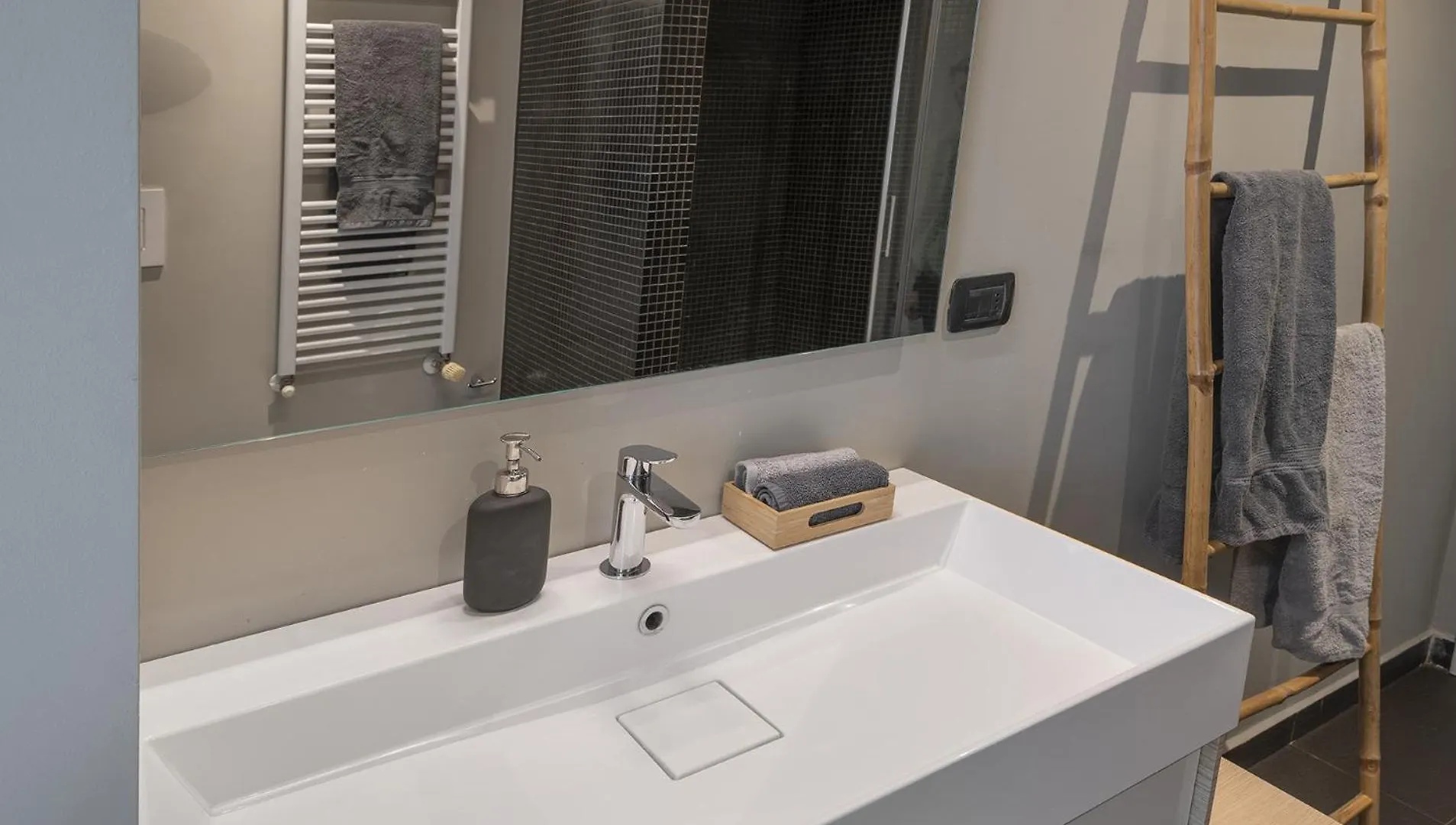 Giresio 41 - Your Penthouse With Rooftop Garden In Milano Navigli - Wifi 0*,  Italia
